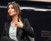  Turkish writer Elif Shafak: “Populism is a fake answer to real problems” 