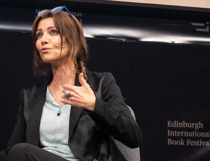 Turkish writer Elif Shafak: “Populism is a fake answer to real problems” 